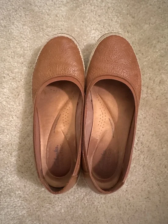 Clarks Women’s Elaina Rae Flats - Wide Width - Picture 2 of 4